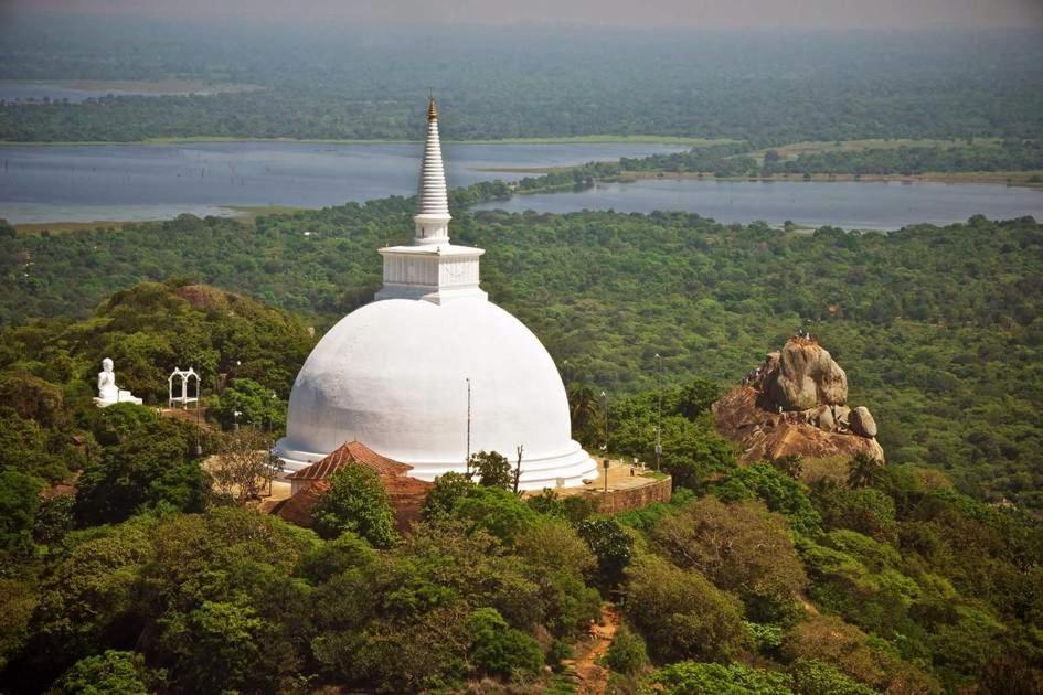 Lucky Holiday Home Anuradhapura Esterno foto