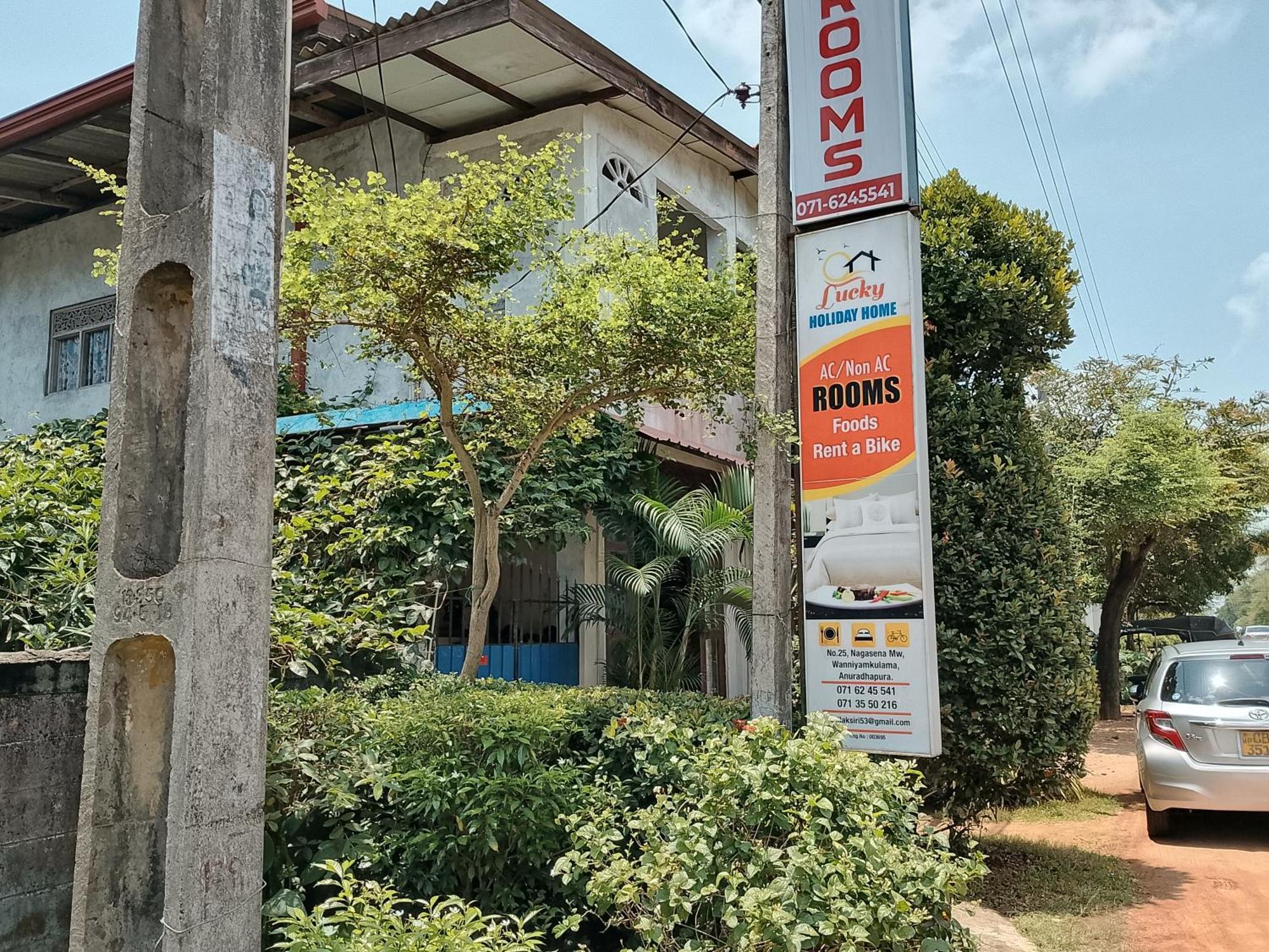 Lucky Holiday Home Anuradhapura Esterno foto